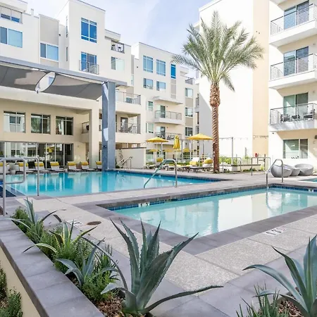 Luxury Uptown Apartments By Wanderjaunt